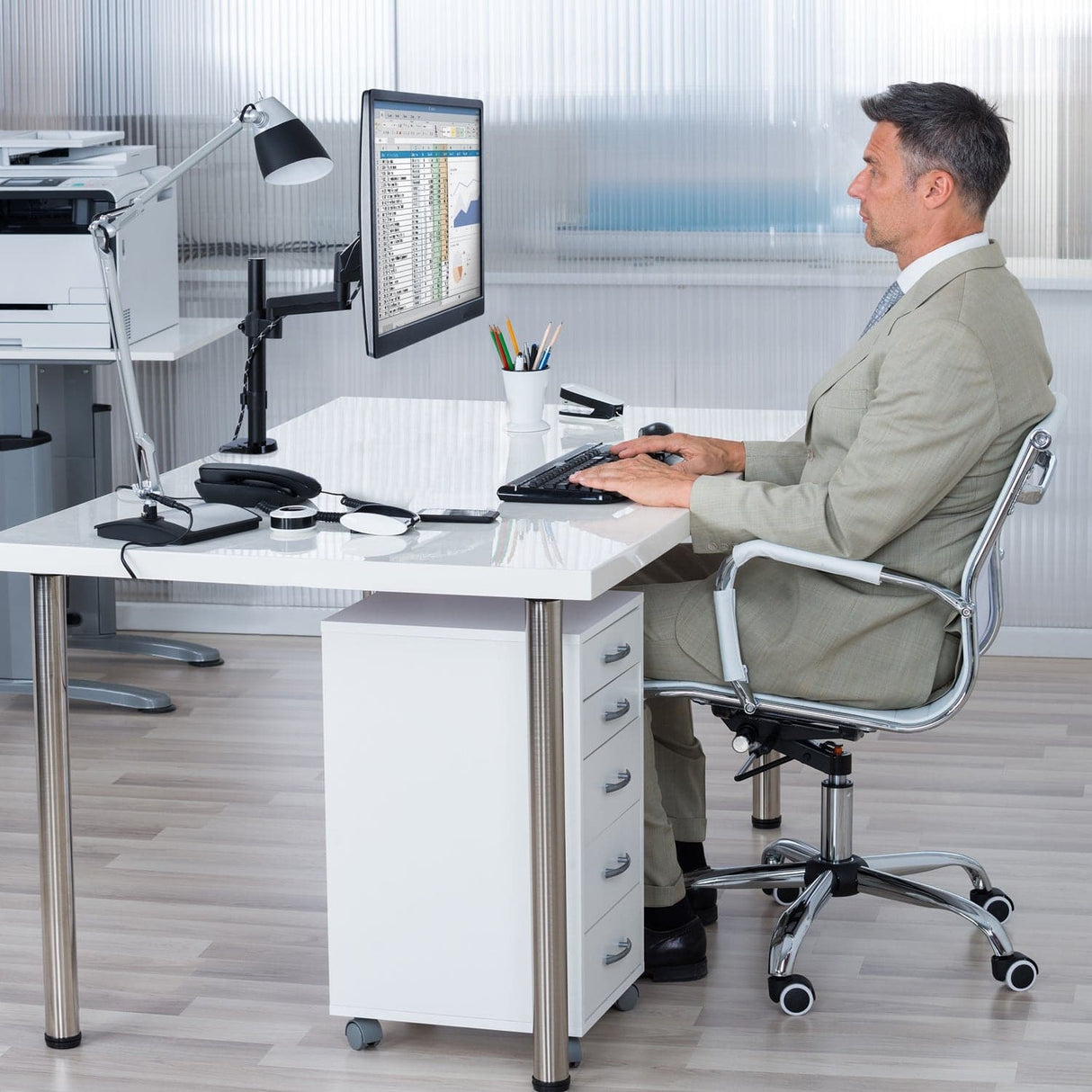 Single Monitor Desk Mount with Pole Black Monitor Mount - Single Monitor Desk Mount - Mount-It! - MI-4761