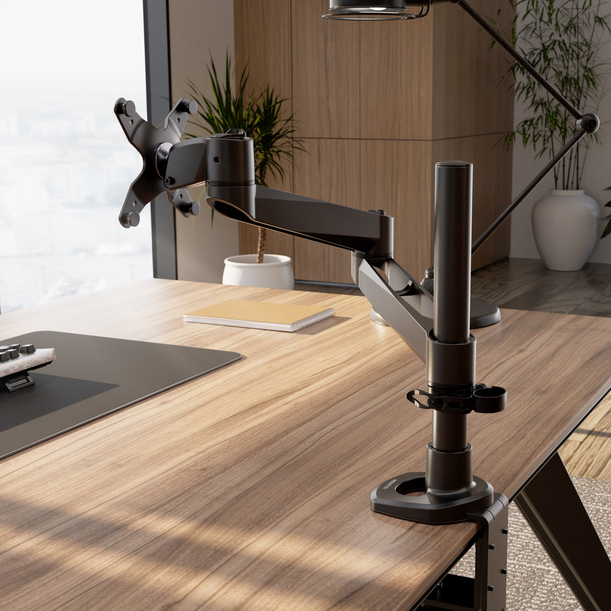 Full Motion Single Monitor Desk Mount Monitor Mount - CLiX Series Full Motion Single Monitor Desk Mount - Mount-It! -