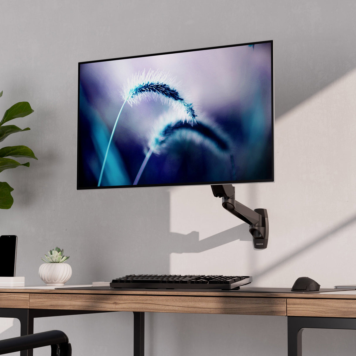 Full Motion Single Monitor Wall Mount with Gas Spring Arm Monitor Mount - CLiX Series Full Motion Single Monitor Wall Mount with Gas Spring Arm - Mount-It! -