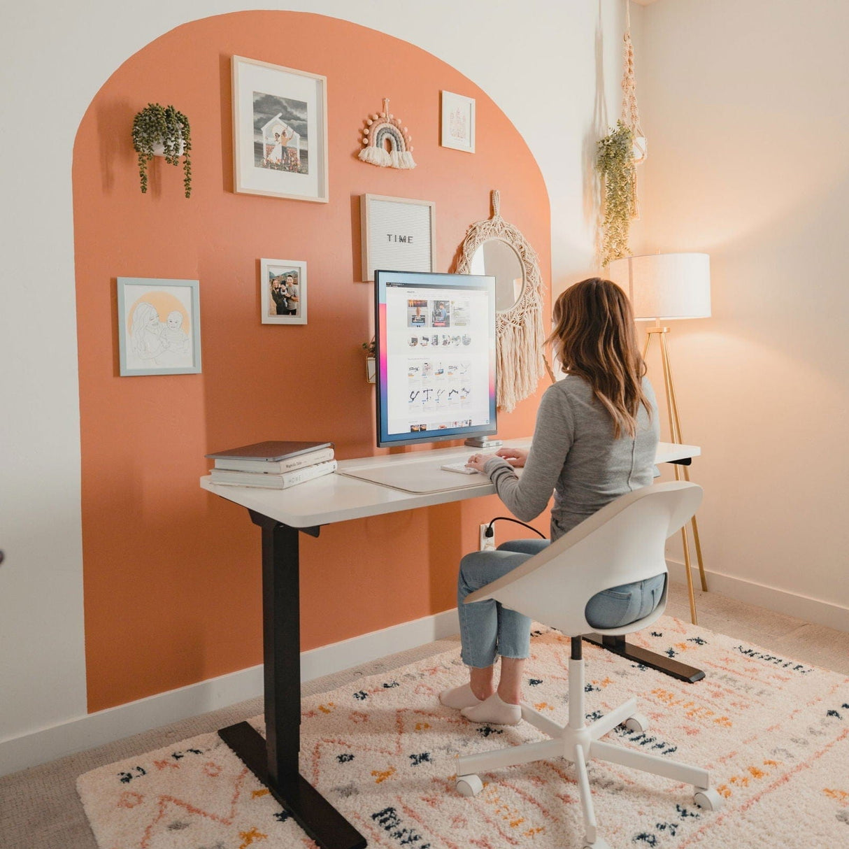 Full Motion Single Monitor Desk Mount, Height Adjustable with Gas Spring Arm Monitor Mount - Full Motion Single Monitor Desk Mount, Height Adjustable with Gas Spring Arm - Mount-It! - MI-6771