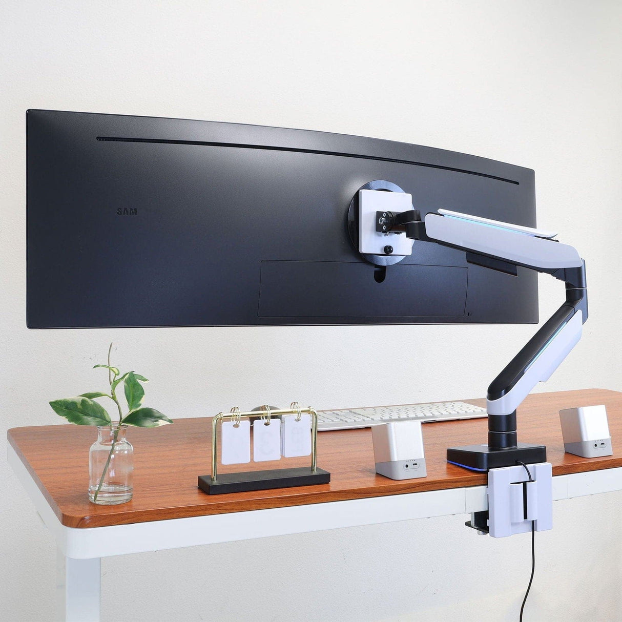 Heavy-Duty Single Monitor Arm for Ultrawide Screens Up To 49" Monitor Mount - Heavy-Duty Single Monitor Arm for Ultrawide Screens Up To 49" - Mount-It! - MI-4881
