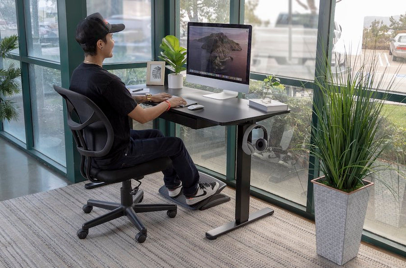 An Efficient Ergonomic Desk Setup - Mount-It!