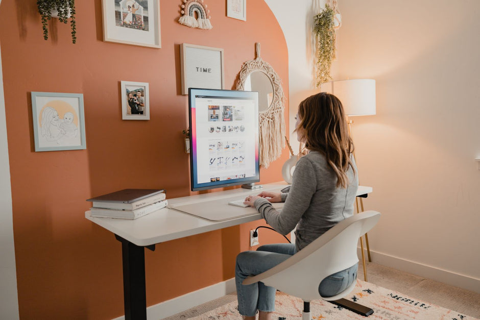Desks and Monitor Mounts - Mount-It!